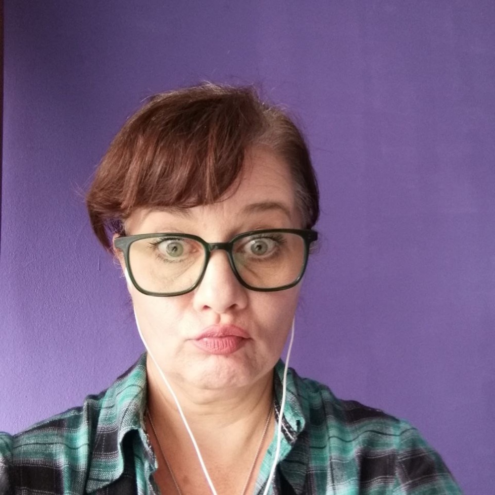 Meet your Posher, Rodica